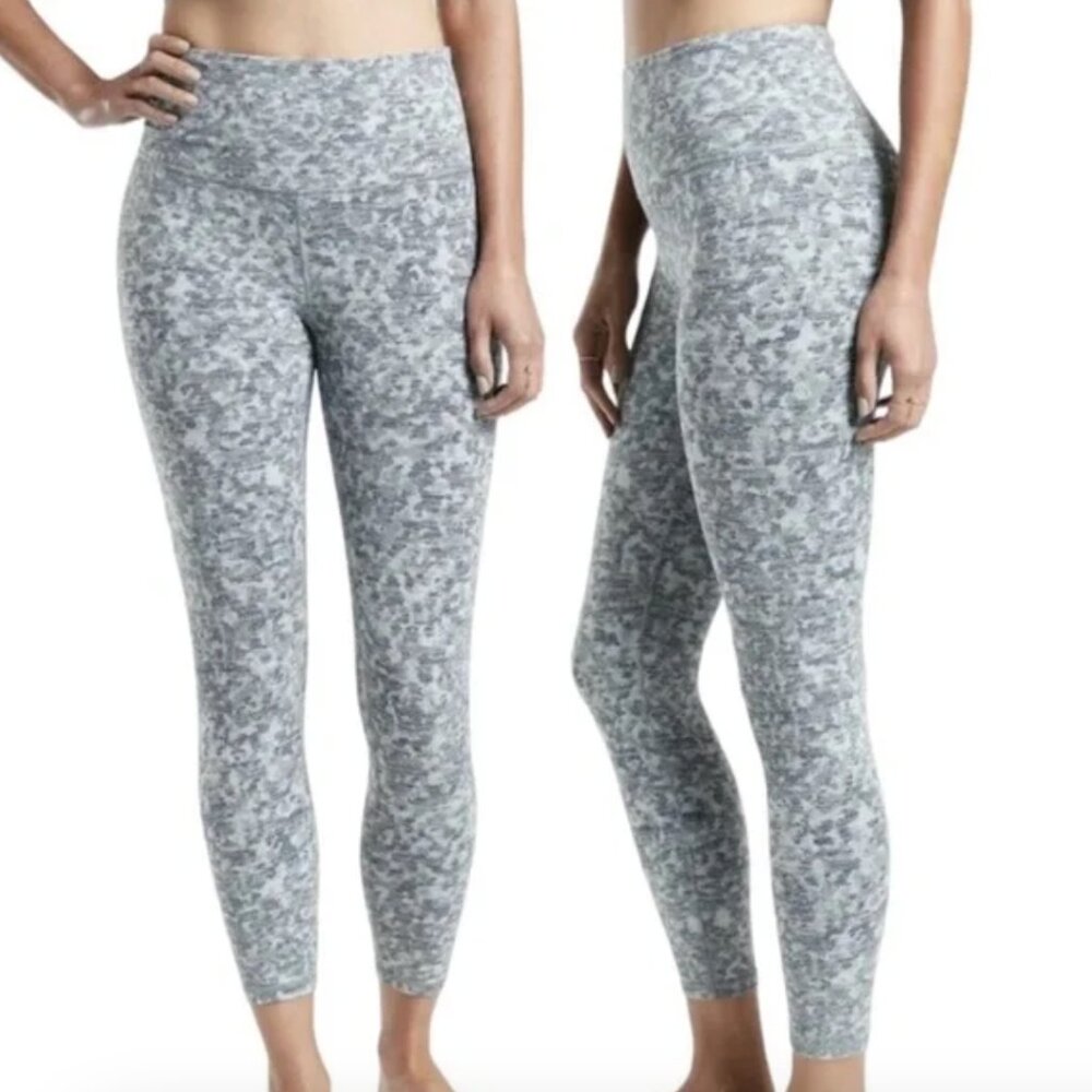 Athleta Elation Textured 7/8 Tight Leggings Meadow, Snowfall Blue (M)